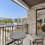 Apartment Upscale Music Row Corner Unit With Patio Rooftop With View And Gym Nashville