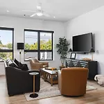 Upscale Music Row Corner Unit With Patio Rooftop With View And Gym Nashville