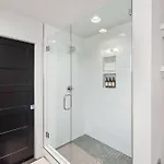 Ultimate Bach 10min To Dt Ig Walls Every Holiday home Nashville