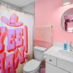 Ultimate Bach 10min To Dt Ig Walls Every Holiday home