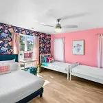 Ultimate Bach 10min To Dt Ig Walls Every Holiday home