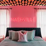 Holiday home Ultimate Bach 10min To Dt Ig Walls Every