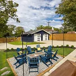 Luxury Home- Huge Yard, Fire Pit, Game And Movie Room