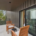 Apartment Luxury In The Gulch With Patio Pool Walk To Broadway