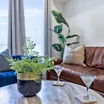 Euphony - Designer Furnishings - 5 Mins To Broadway