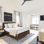 Holiday home The Ashland House - Stylish Design, Backyard Oasis Nashville