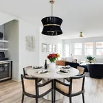 Holiday home The Ashland House - Stylish Design, Backyard Oasis