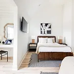 The Ashland House - Stylish Design, Backyard Oasis * Nashville