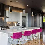 Epic Luxury Mansion W Skyline Views Holiday home