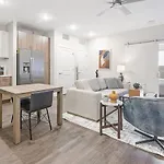 Landing Modern Apartment With Amazing Amenities