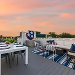 Holiday home The Bluebell - Rooftop Lounge With Hot Tub Nashville