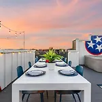 The Bluebell - Rooftop Lounge With Hot Tub Holiday home *