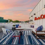 The Bluebell - Rooftop Lounge With Hot Tub