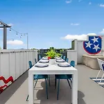 The Bluebell - Rooftop Lounge With Hot Tub * Nashville