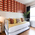 Holiday home 11 Beds 6 Full Baths With Rooftop Deck *
