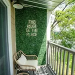 Holiday home Stunning Riverfront Getaway In Downtown Nashville