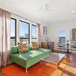 11 Beds 6 Full Baths With Rooftop Deck Holiday home