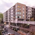 Luxury House - Heated Pool - In The Gulch - Walk Anywhere