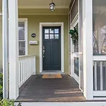 Downtown Luxury House - Beautiful Outdoor Spaces