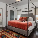 The New Nashview Rooftop-Skyline View - Sleeps 12