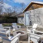 Holiday home Louise By Avantstay Cute W Large Yard Firepit Nashville
