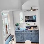 Holiday home Lux East Nash-hot Tub & Rooftop Patio *