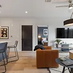 Walk To Nightlife, Vanderbilt, Minutes To Broadway Holiday home Nashville
