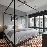 Holiday home Walk To Nightlife, Vanderbilt, Minutes To Broadway *