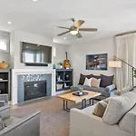 Downtown W Rooftop Deck 4 Bedrooms 3 Baths