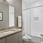 Downtown W Rooftop Deck 4 Bedrooms 3 Baths Holiday home Nashville