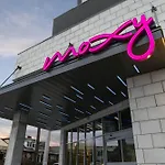 Moxy Nashville Vanderbilt Area