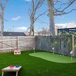 The Wrangler - Hot Tub Minutes To Broadway