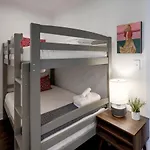 Minutes To Broadway Stylish Gated Townhome Holiday home Nashville