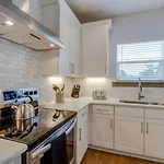 Beautiful Luxury Downtown Private Roofdeck Holiday home *