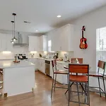Beautiful Luxury Downtown Private Roofdeck