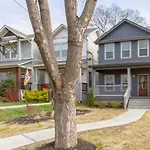 East Nash Luxury Four Bedrooms Huge Rooftop Patio