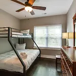 Holiday home Gorgeous Downtown Pad 3 Bedroom 2.5 Bath Large Patio