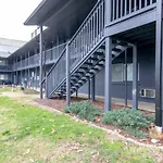 Delightful Charmer With Pool Access