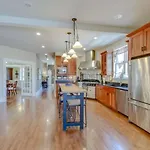Huge Vandy Minutes To Downtown Walk To Grocery Holiday home *