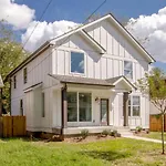 Luxurious Extraordinaire Three Bedroom Downtown Action