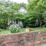 Petite Vintage Charmer Trendy East Nashville