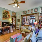 Petite Vintage Charmer Trendy East Holiday home