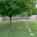 Southern City Comfort Huge Private Backyard
