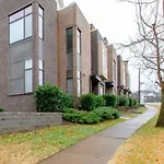 Stylish Home Private Rooftop Perfect Location