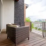 The Dove Downtown Modern Huge Rooftop Deck Gulch