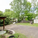 Unique And Stylish East 3 Bedroom 2.5 Bath Holiday home
