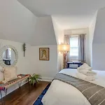 Unique And Stylish East 3 Bedroom 2.5 Bath * Nashville