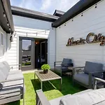 Urban Living- Rooftop Hangout- Hillsboro Village