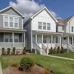 The Nation Native Stunning 4 Bedroom With Private Yard