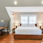 West End Luxury 30 Day Rental